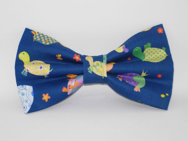 Turtle Bow tie / Playful Turtles on Navy Blue / Self-tie & Pre-tied Bow tie