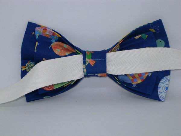 Turtle Bow tie / Playful Turtles on Navy Blue / Pre-tied Bow tie