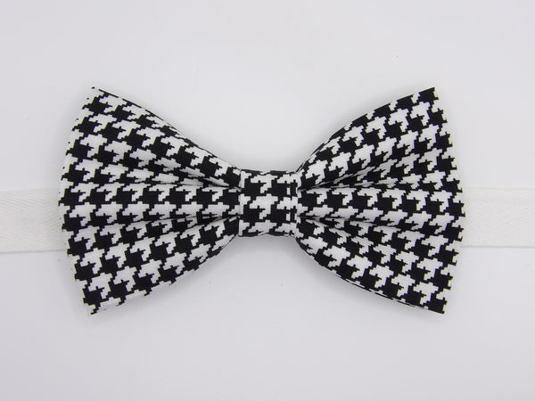 Houndstooth Bow tie / Black & White (1/3") Pre-tied Bow tie