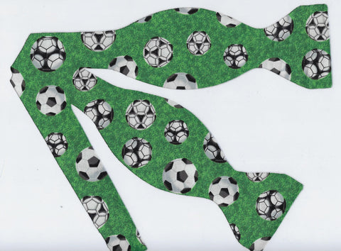 Soccer Bow tie / Soccer Balls on Green / Gift for Coach / Self-tie & Pre-tied Bow tie - Bow Tie Expressions