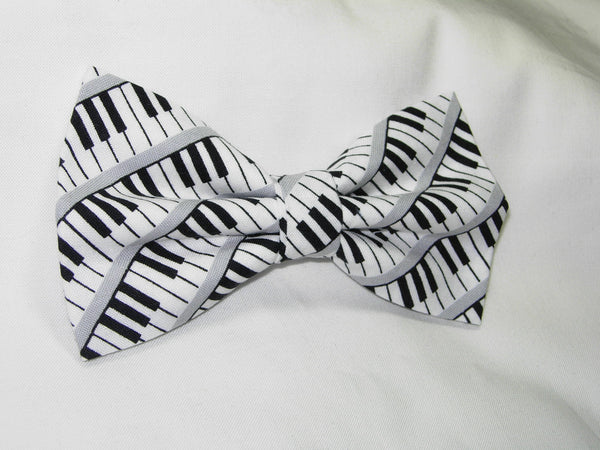 Musician Bow tie / Black & White Piano Keys / Recitals / Pre-tied Bow tie