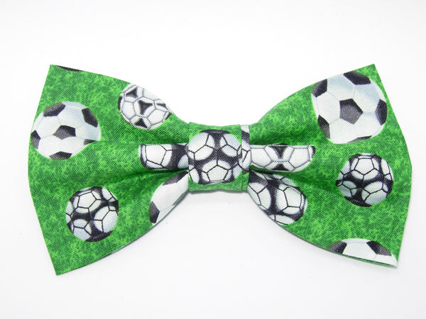 Soccer Bow tie / Soccer Balls on Green / Gift for Coach / Pre-tied Bow tie - Bow Tie Expressions