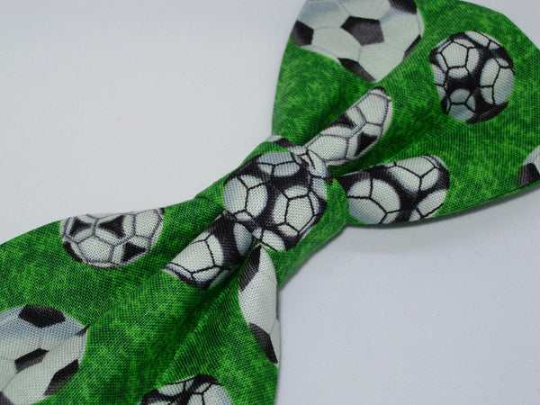 Soccer Bow tie / Soccer Balls on Green / Gift for Coach / Pre-tied Bow tie - Bow Tie Expressions