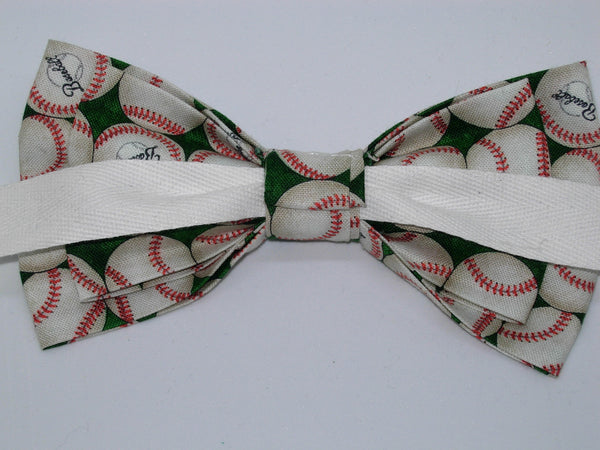 Baseball Bow Tie / Baseballs on a Green / Self-tie & Pre-tied Bow tie - Bow Tie Expressions