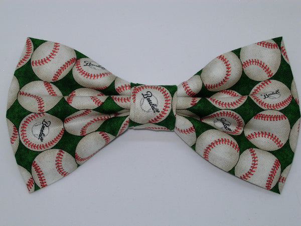 Baseball Bow Tie / Baseballs on a Green / Pre-tied Bow tie - Bow Tie Expressions
