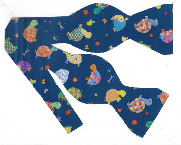 Turtle Bow tie, Playful Turtles on Navy Blue / Self-tie & Pre-tied Bow tie - Bow Tie Expressions