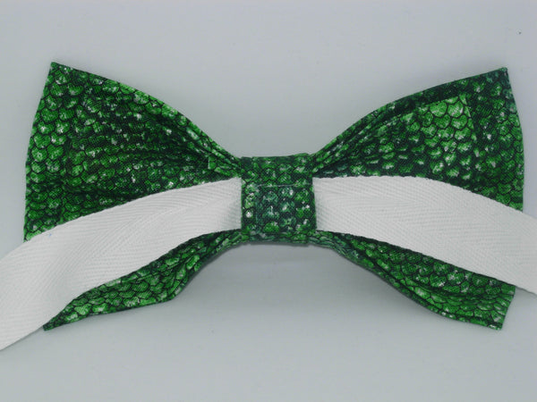 Snake Skin Bow tie / Emerald Green / Snake Scales Design / Pre-tied Bow tie