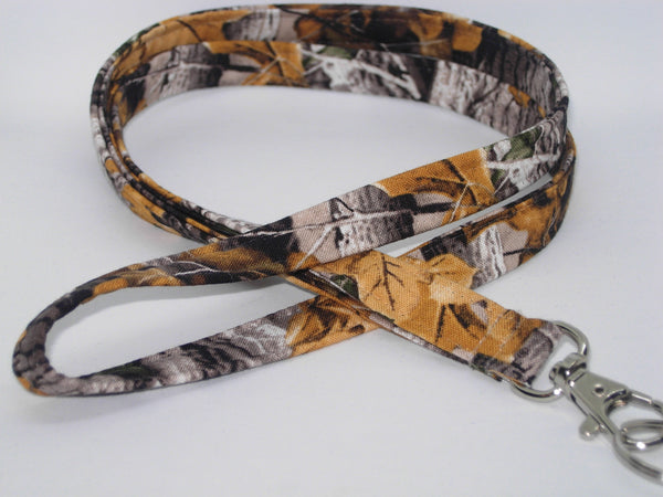 Realtree Camo Lanyard / Hunting Lanyard / Camo Key Chain, Key Fob, Cell Phone Wristlet - Bow Tie Expressions