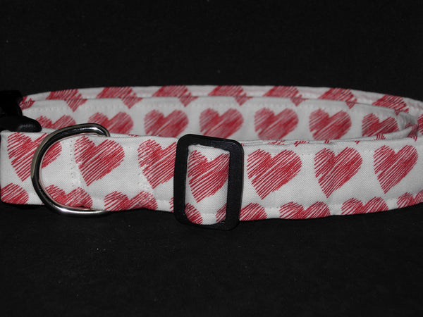 Sweetheart Dog Collar / Sketched Red Hearts on White / Matching Dog Bow tie