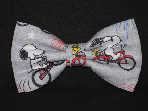 Snoopy Bow tie / Snoopy on Bicycles / Snoopy Birthday Party / Pre-tied Bow tie