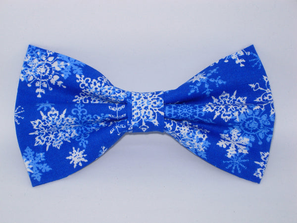 Christmas Bow tie / White Snowflakes on Blue / Pre-tied Bow tie